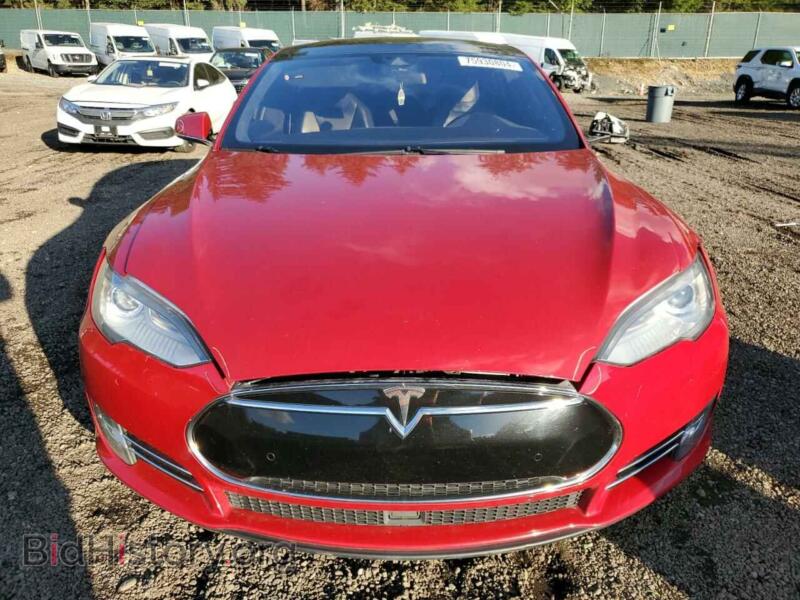 2016 Tesla MODEL S (VIN 5YJSA1E19GF127970) — фото 5 из 12