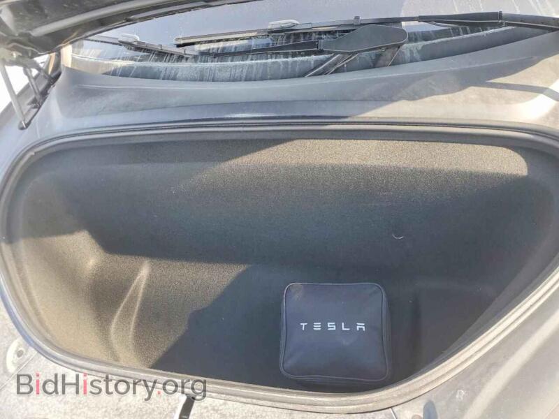 2024 Tesla MODEL X (VIN 7SAXCDE58RF446092) — фото 11 из 12