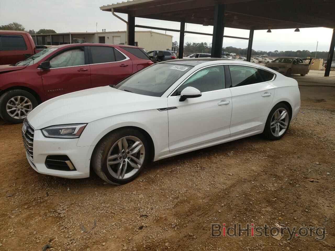 Photo WAUBNCF51KA045411 - AUDI A5 2019