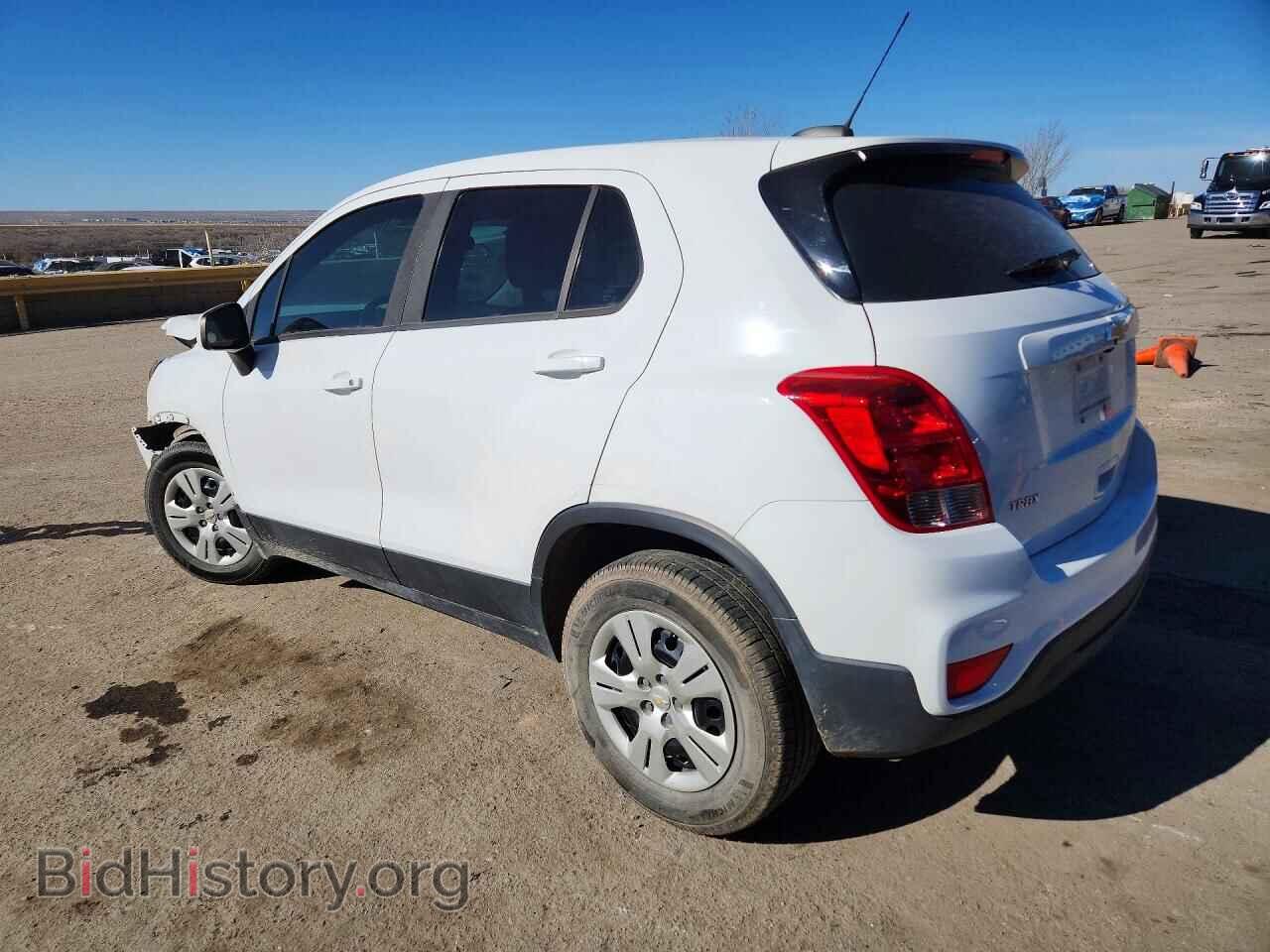 2017 CHEVROLET TRAX - VIN: 3GNCJKSB4HL286252 - Фото 2