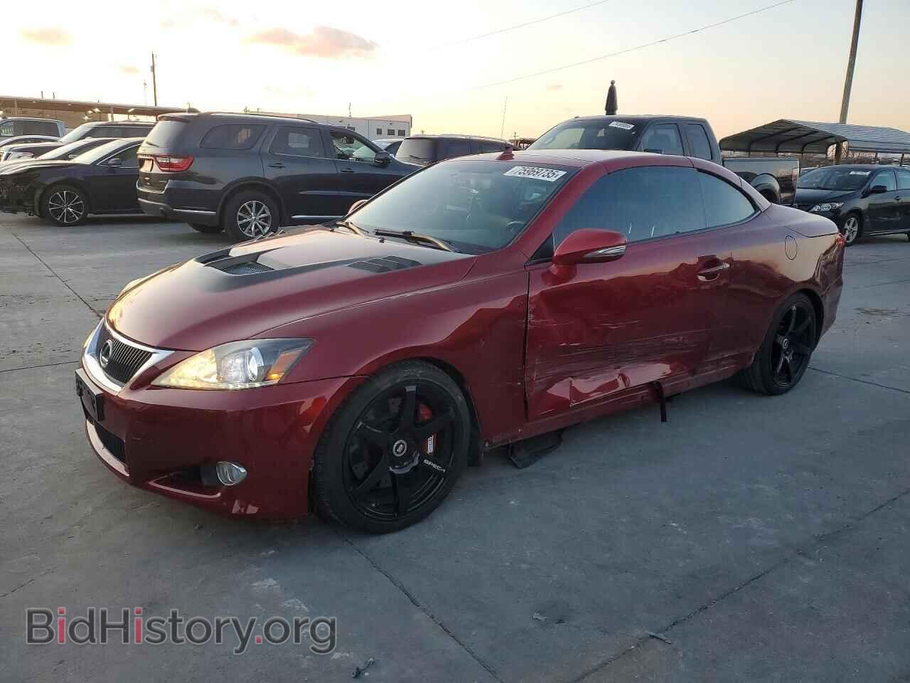 Photo JTHFE2C24B2506795 - LEXUS IS 2011