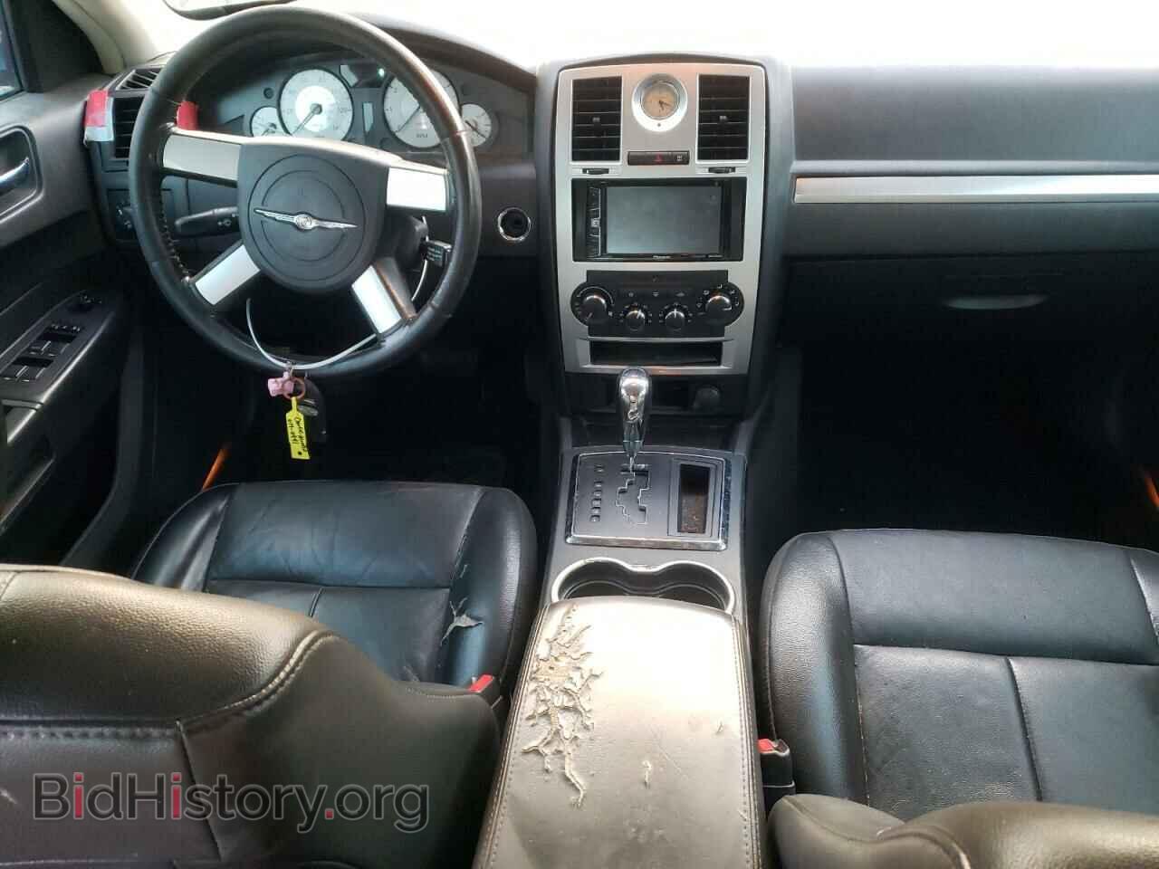 2010 CHRYSLER 300 - VIN: 2C3CA5CV3AH192594 - Фото 8
