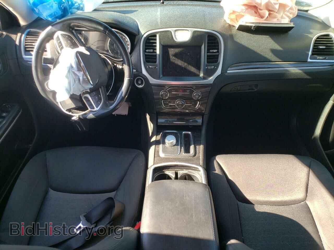 2019 CHRYSLER 300 - VIN: 2C3CCAAGXKH610187 - Фото 8
