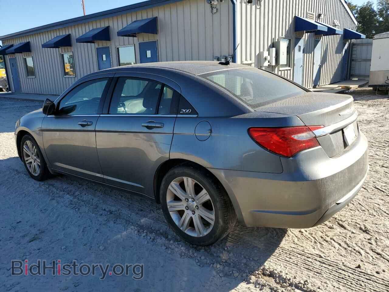 2013 CHRYSLER 200 - VIN: 1C3CCBAB6DN698157 - Фото 2