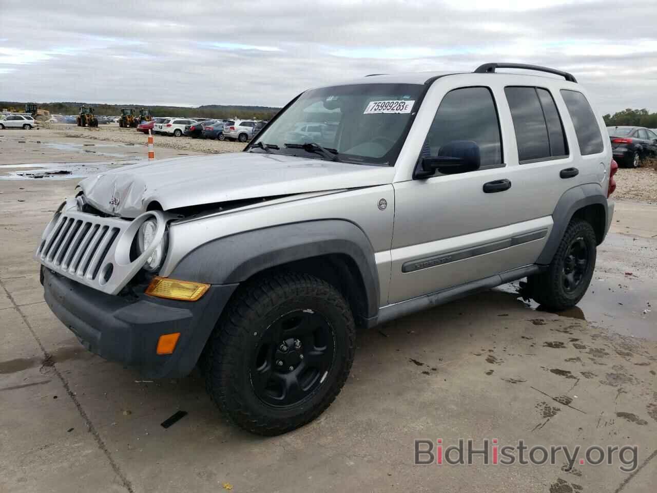 Photo 1J4GL48K47W670915 - JEEP LIBERTY 2007