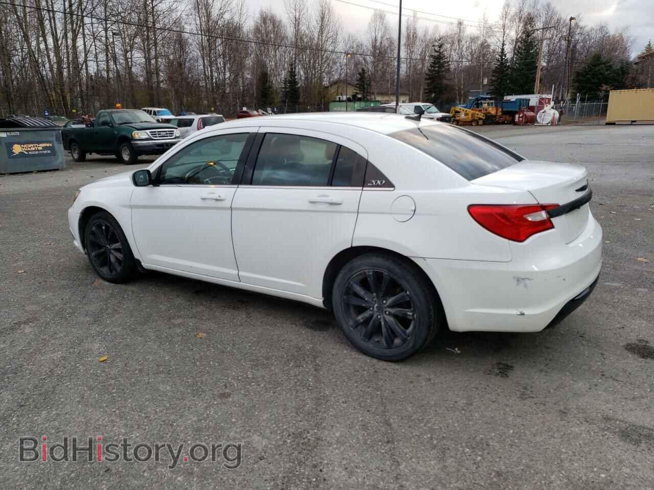 2014 CHRYSLER 200 - VIN: 1C3CCBCGXEN198643 - Фото 2