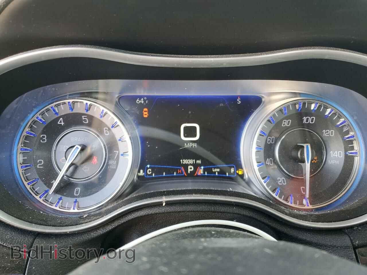 2016 CHRYSLER 300 - VIN: 2C3CCAKG1GH175887 - Фото 9