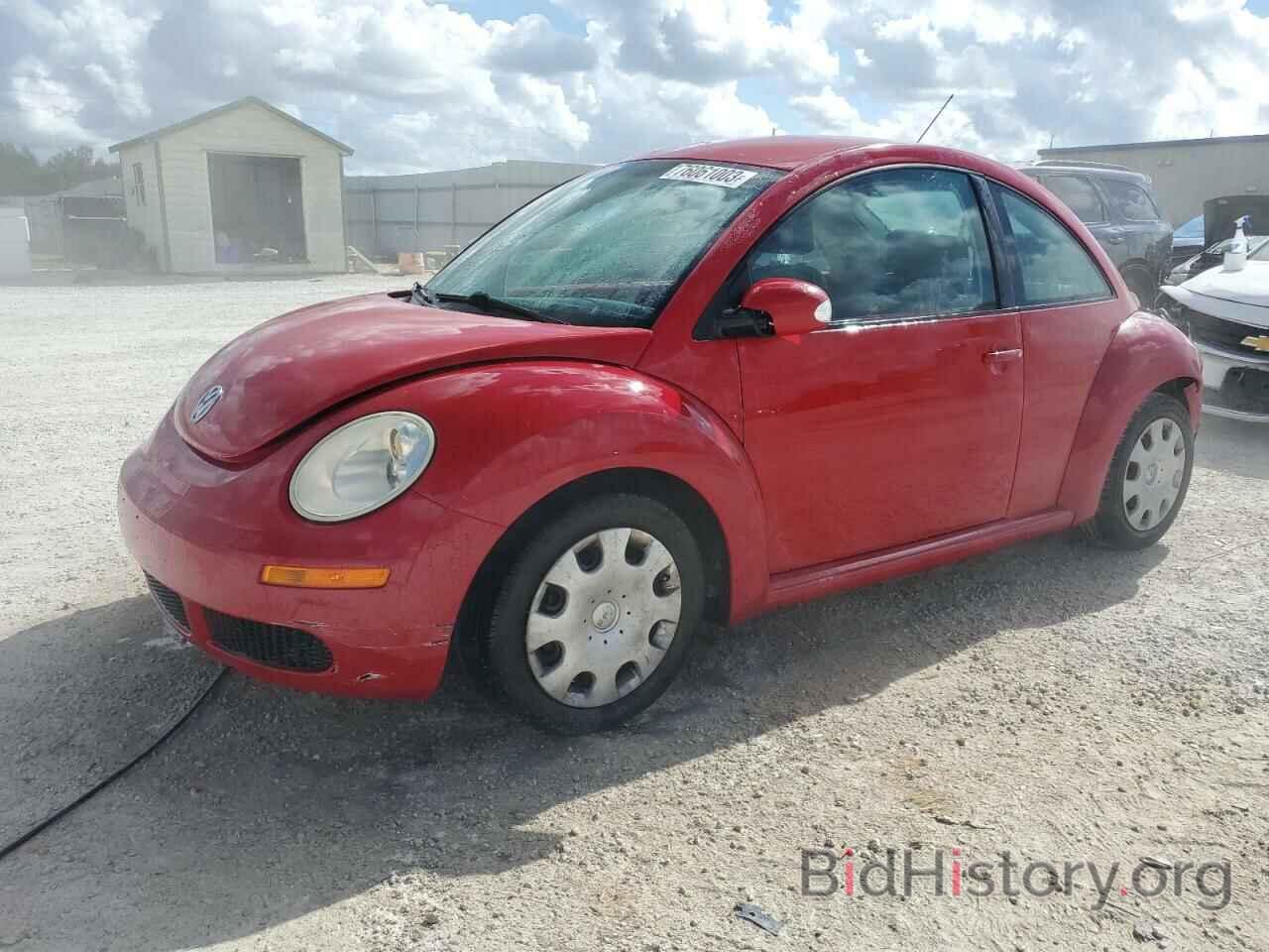 Photo 3VWPG3AG2AM020365 - VOLKSWAGEN BEETLE 2010