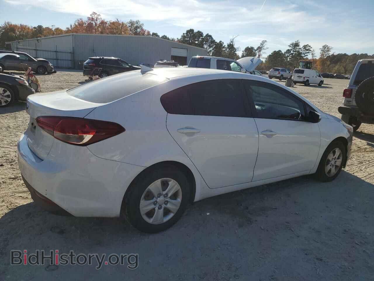 2017 KIA FORTE - VIN: 3KPFK4A77HE052011 - Фото 3