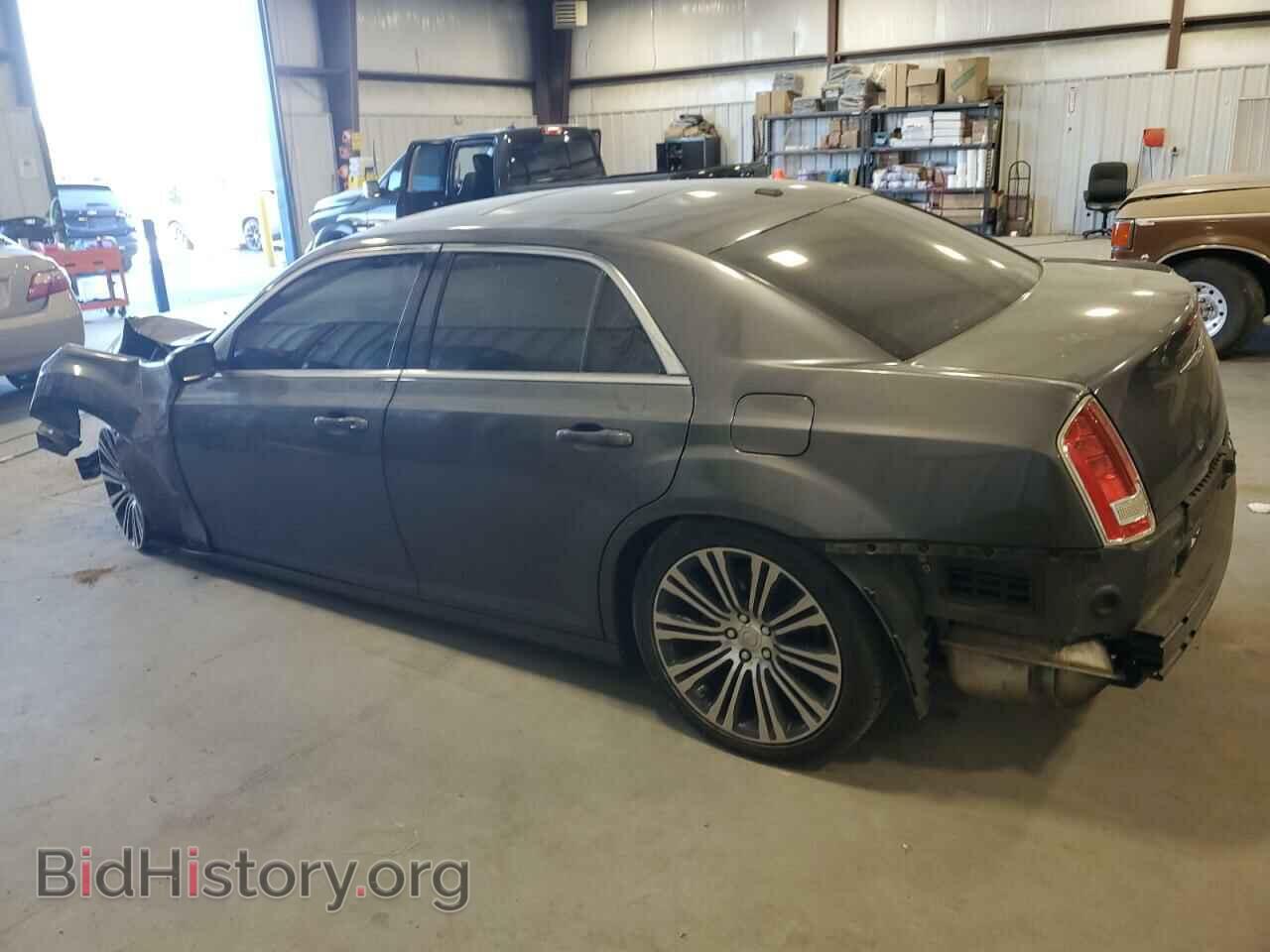 2013 CHRYSLER 300 - VIN: 2C3CCABG2DH553209 - Фото 2