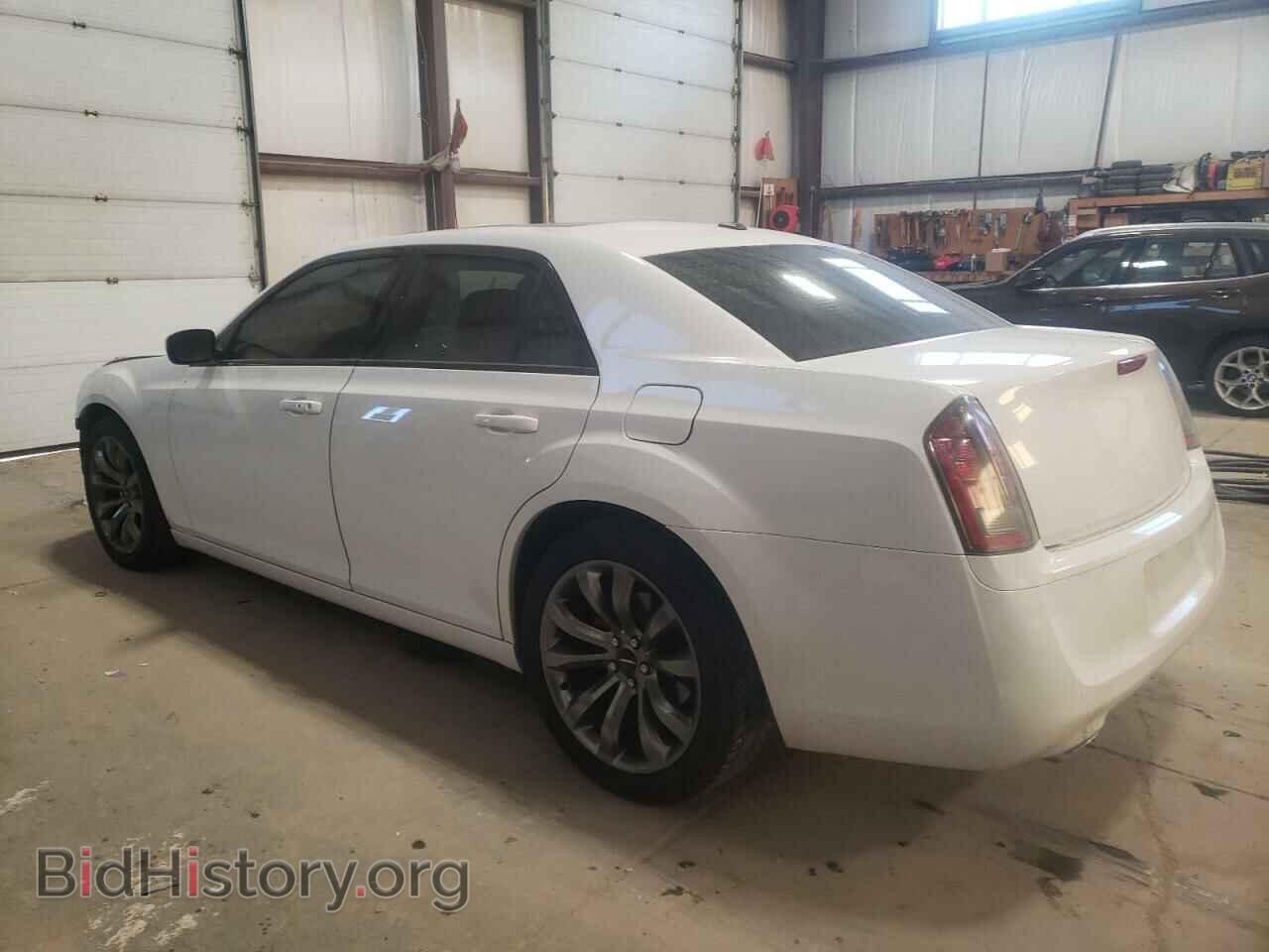 2014 CHRYSLER 300 - VIN: 2C3CCABG9EH262854 - Фото 2