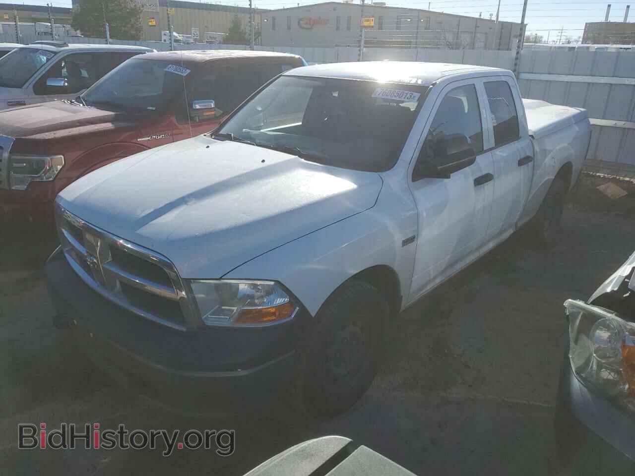 Photo 1D7RV1GT8BS593392 - DODGE All Models 2011