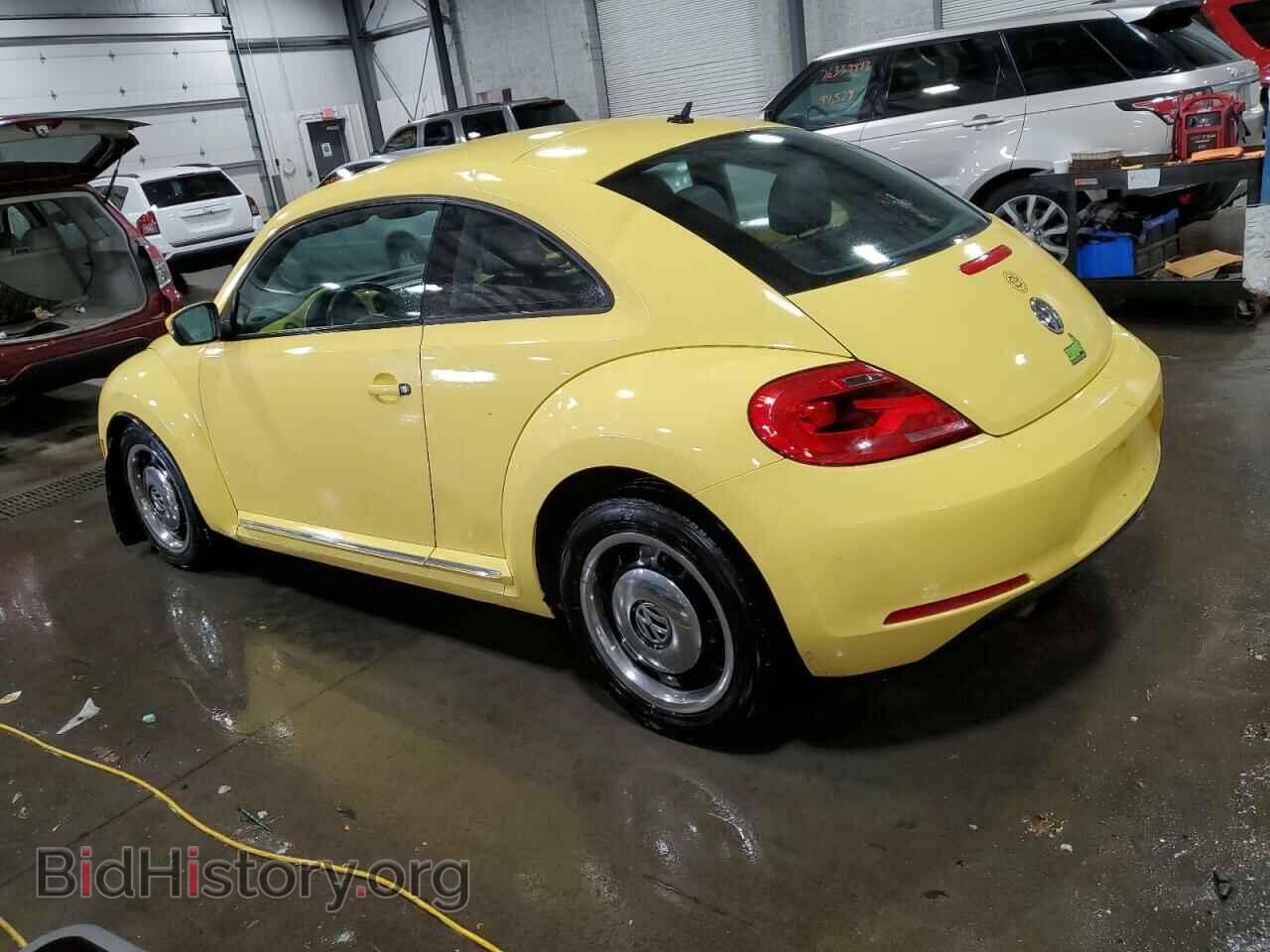 2012 VOLKSWAGEN BEETLE - VIN: 3VWJP7AT9CM606526 - Фото 2