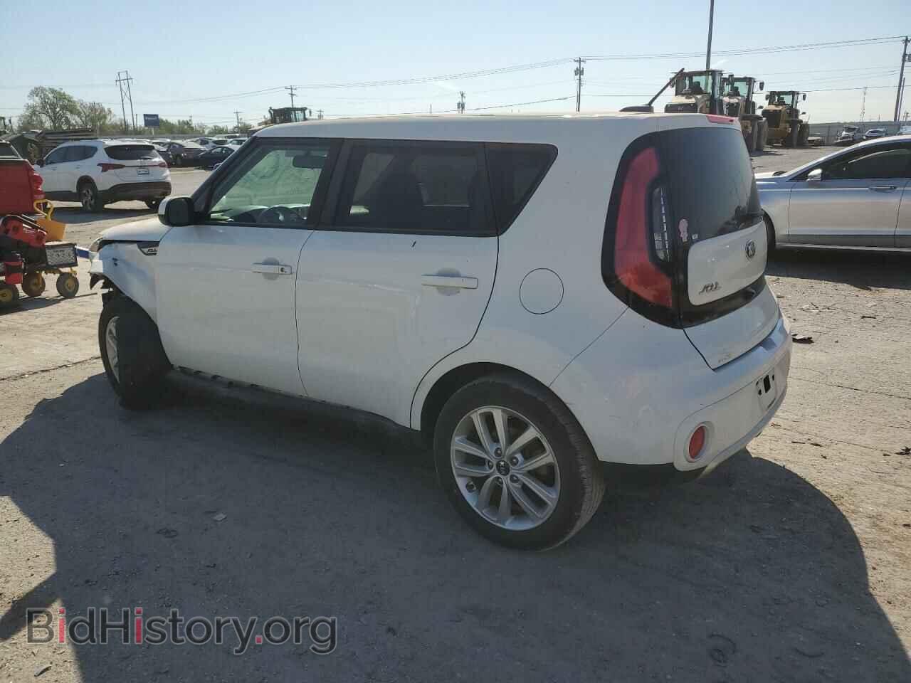 2017 KIA SOUL - VIN: KNDJP3A58H7475121 - Фото 2
