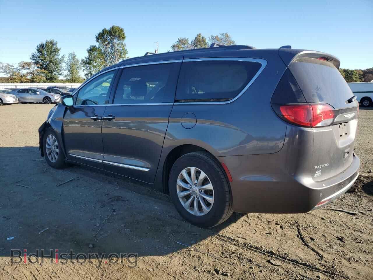 2017 CHRYSLER PACIFICA - VIN: 2C4RC1BG3HR543021 - Photo 2