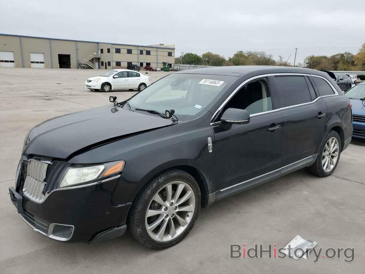 Photo 2LMHJ5AT4ABJ20258 - LINCOLN MKT 2010
