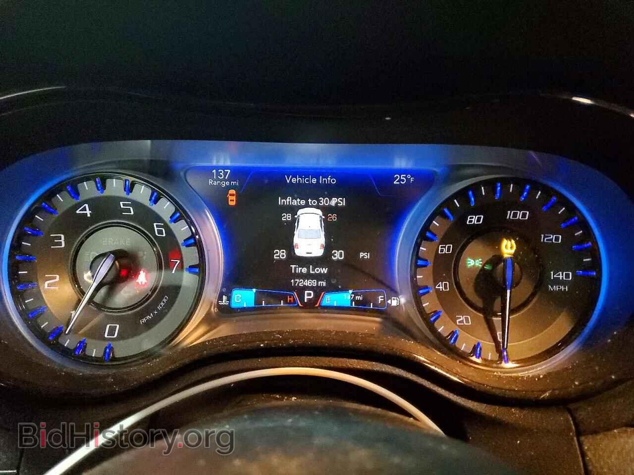 2015 CHRYSLER 300 - VIN: 2C3CCAGG7FH892401 - Фото 9