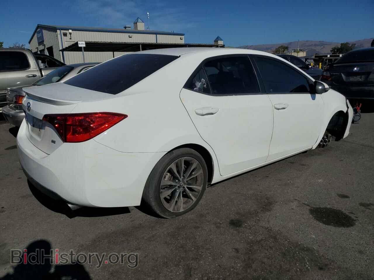 2017 TOYOTA COROLLA - VIN: 5YFBURHE8HP608237 - Фото 3