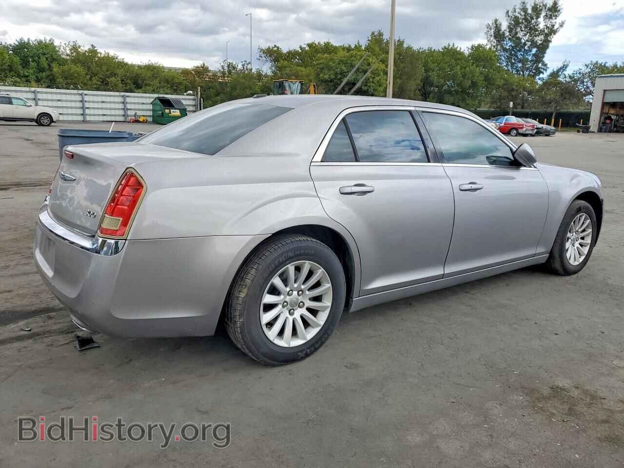 2011 CHRYSLER 300 - VIN: 2C3CA4CG4BH572959 - Фото 3