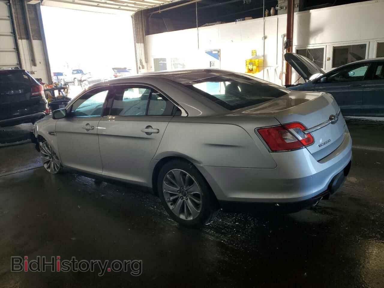 2011 FORD TAURUS - VIN: 1FAHP2FW2BG135745 - Фото 2