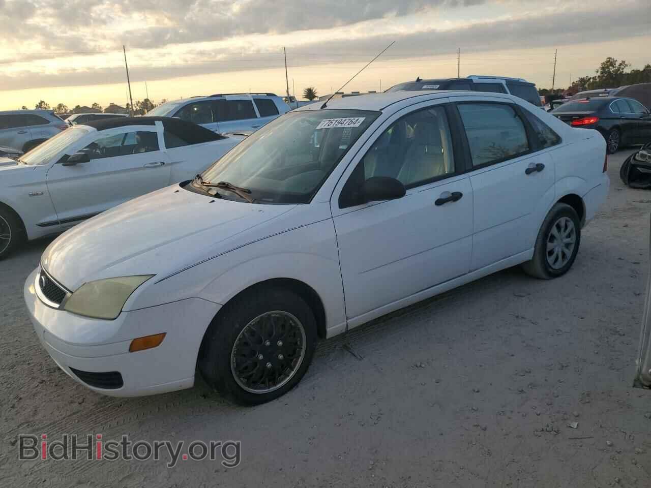 Photo 1FAFP34N77W164632 - FORD FOCUS 2007