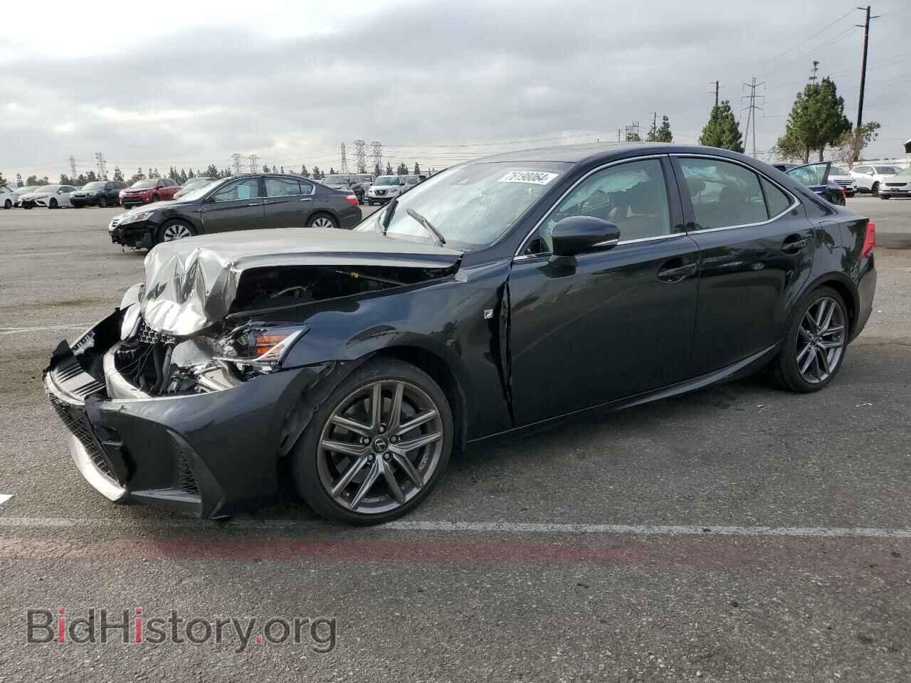 Photo JTHBA1D23J5068433 - LEXUS IS 2018