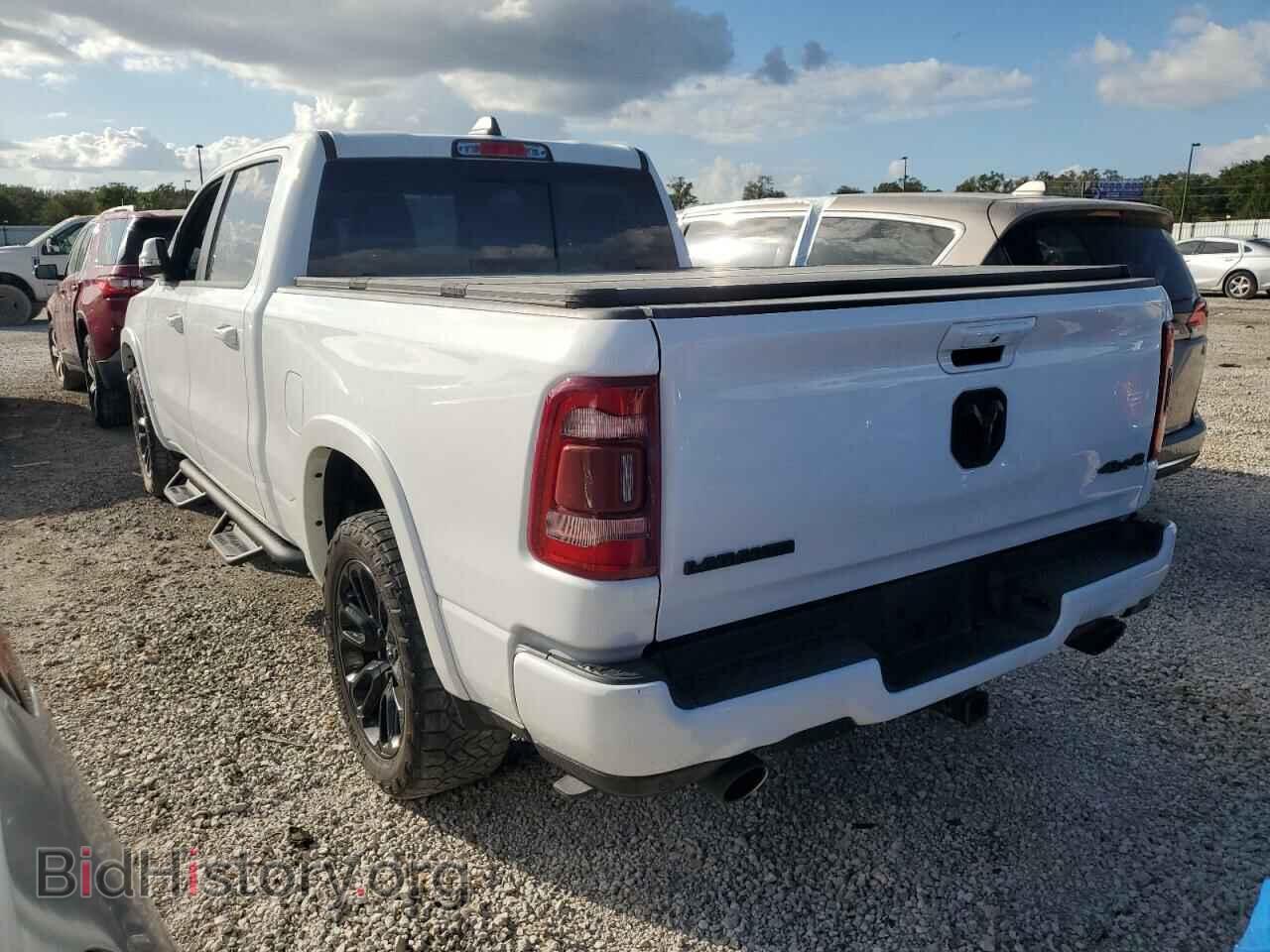 2021 RAM 1500 - VIN: 1C6SRFRT8MN823774 - Фото 2