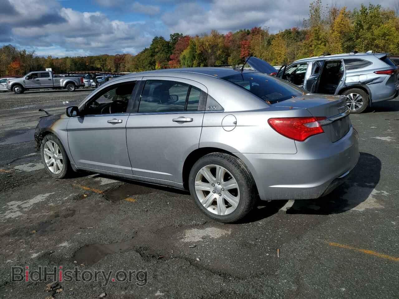 2013 CHRYSLER 200 - VIN: 1C3CCBABXDN697982 - Фото 2