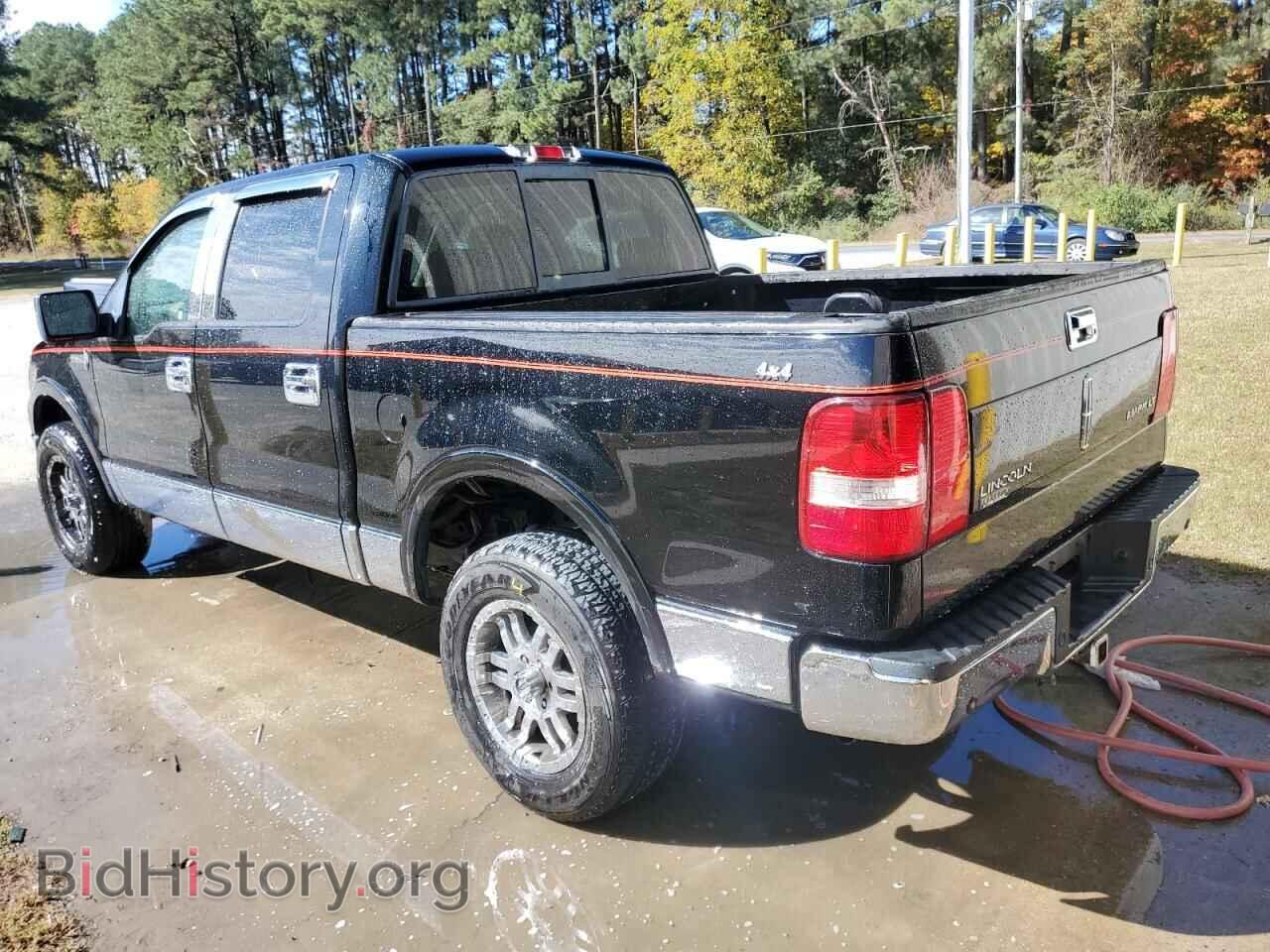 2006 LINCOLN MARK LT - VIN: 5LTPW18596FJ06906 - Photo 2