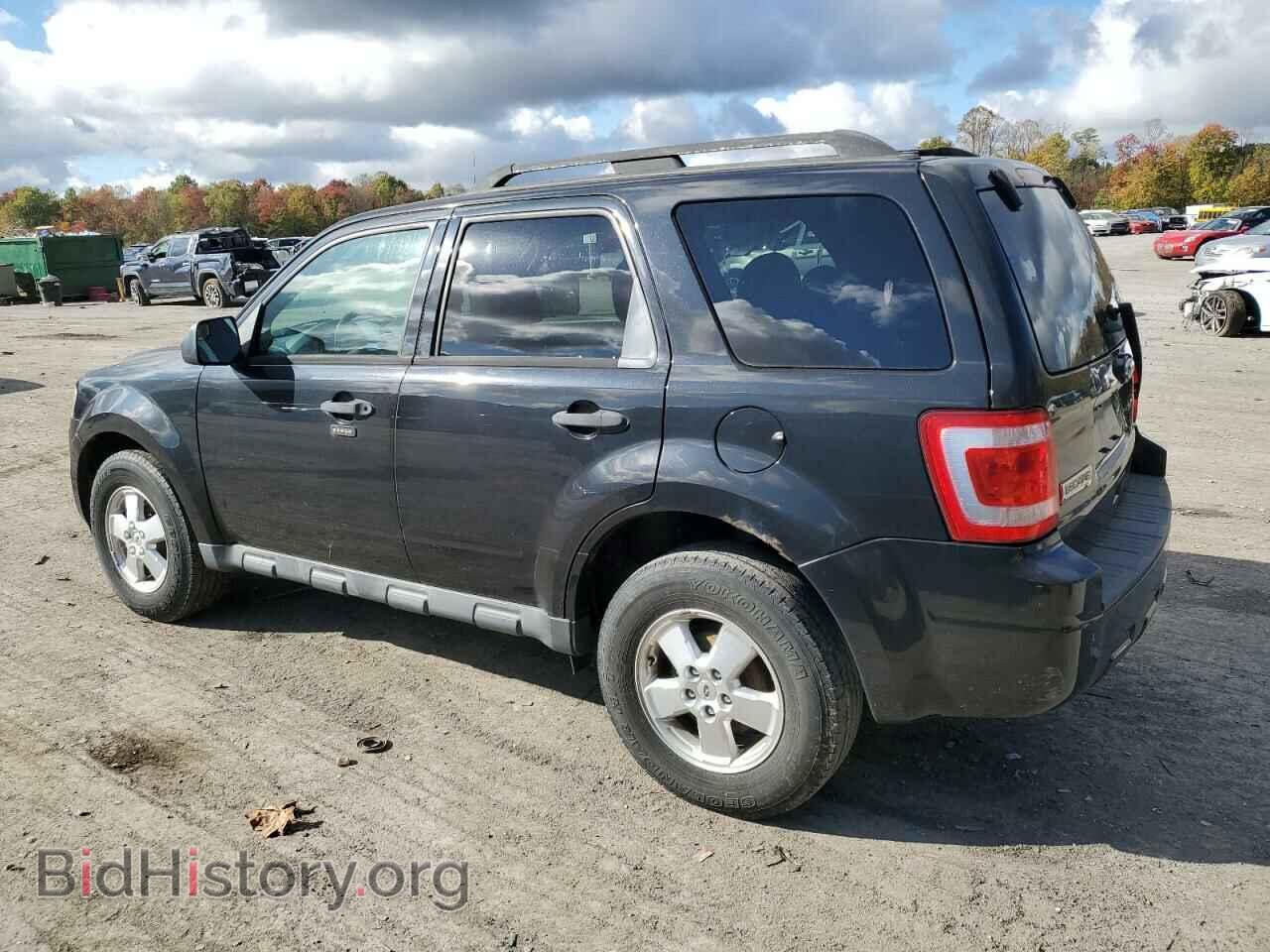 2011 FORD ESCAPE - VIN: 1FMCU9D73BKA79924 - Фото 2
