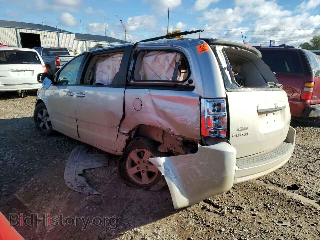 2010 DODGE CARAVAN - VIN: 2D4RN5D11AR444149 - Photo 2