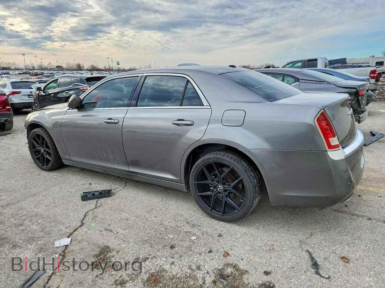 2012 CHRYSLER 300 - VIN: 2C3CCAAG1CH107147 - Фото 2