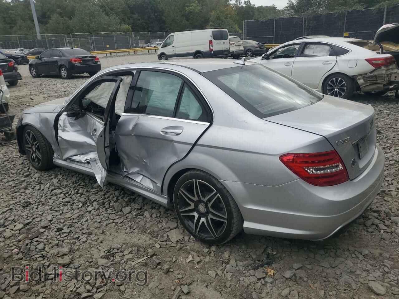 2012 MERCEDES-BENZ C-CLASS - VIN: WDDGF8BB3CR207773 - Фото 2