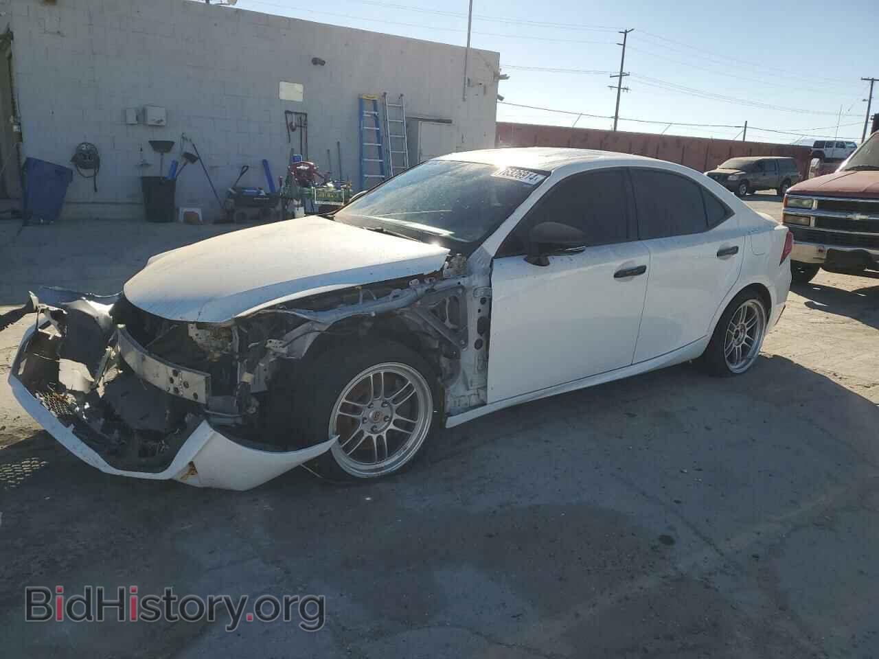 Photo JTHBA1D21G5032359 - LEXUS IS 2016