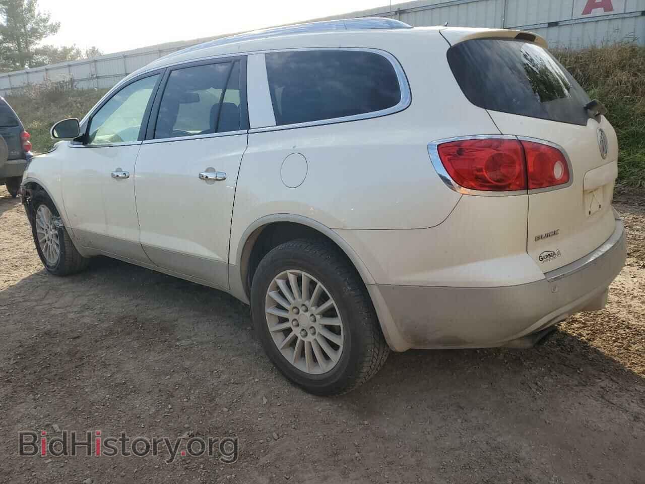 2011 BUICK ENCLAVE - VIN: 5GAKRBED3BJ225596 - Фото 2