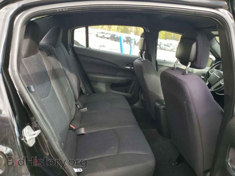 2013 Chrysler 200 (VIN 1C3CCBBB7DN584666) — photo 10 of 12