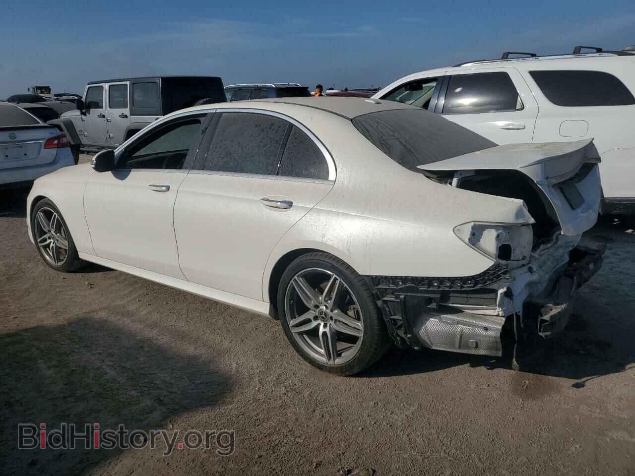 2018 MERCEDES-BENZ E-CLASS - VIN: WDDZF4JB1JA334973 - Фото 2