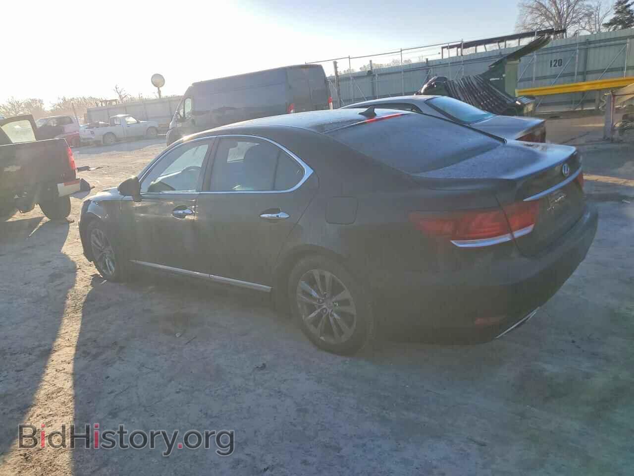 2013 LEXUS LS460 - VIN: JTHBL5EFXD5124679 - Photo 2