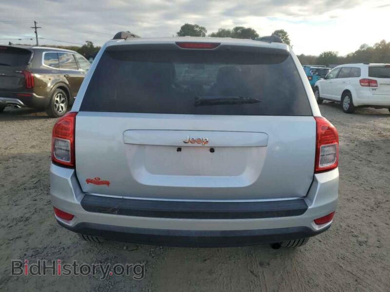 2011 Jeep COMPASS (VIN 1J4NT1FA0BD259919) — photo 6 of 12