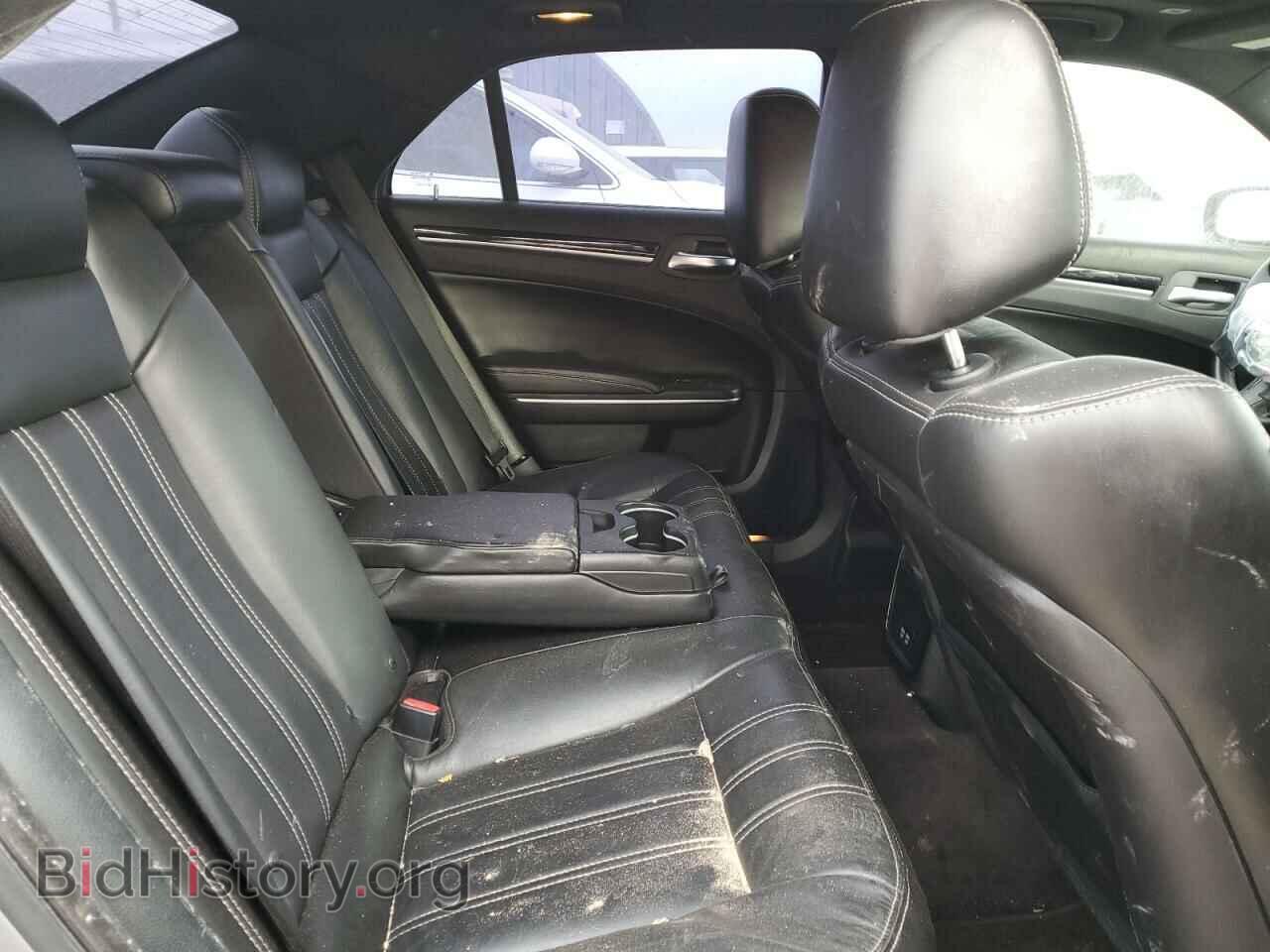 2018 CHRYSLER 300 - VIN: 2C3CCABG2JH243802 - Photo 10