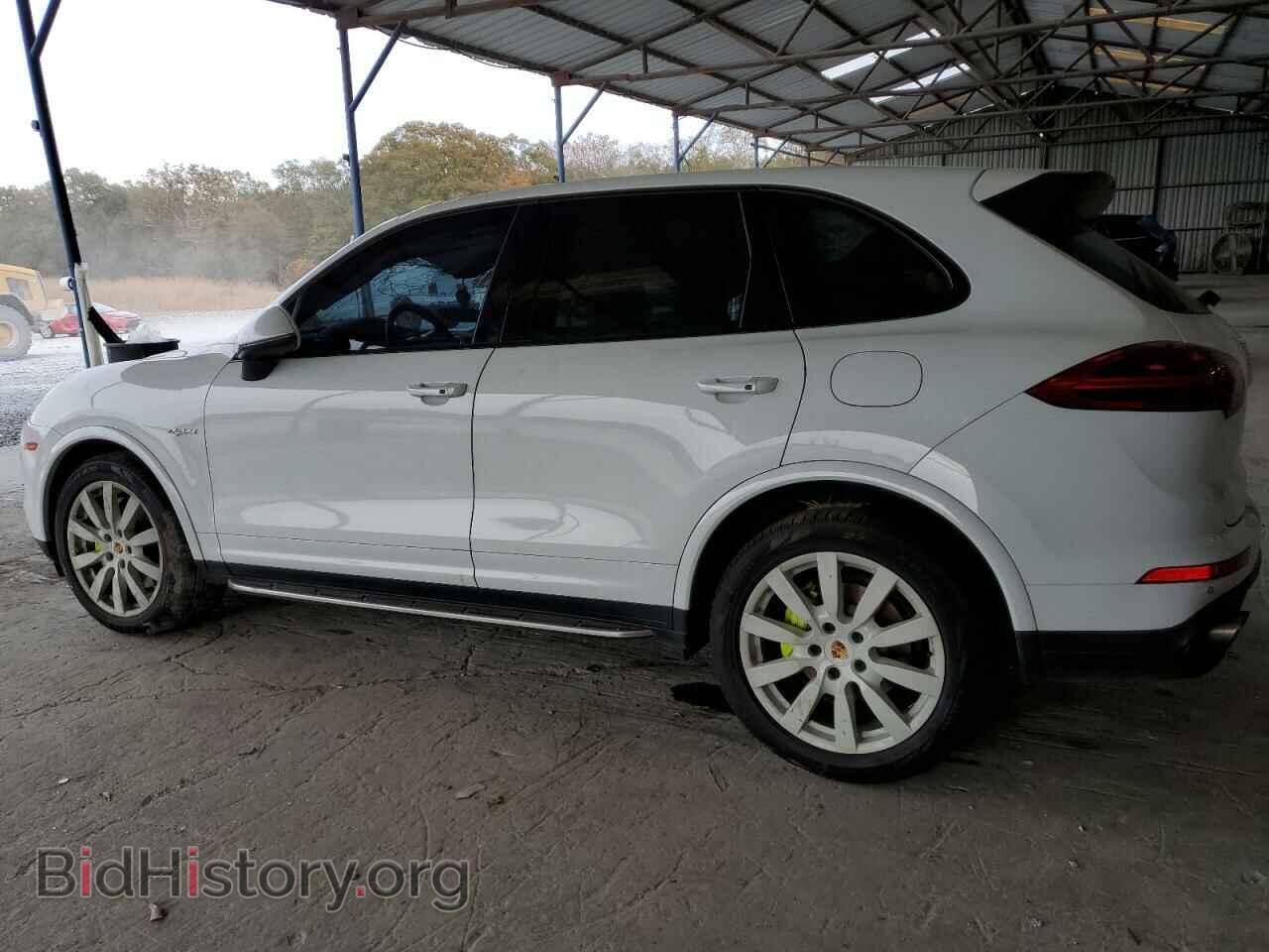 2017 PORSCHE CAYENNE - VIN: WP1AE2A24HLA71891 - Фото 2