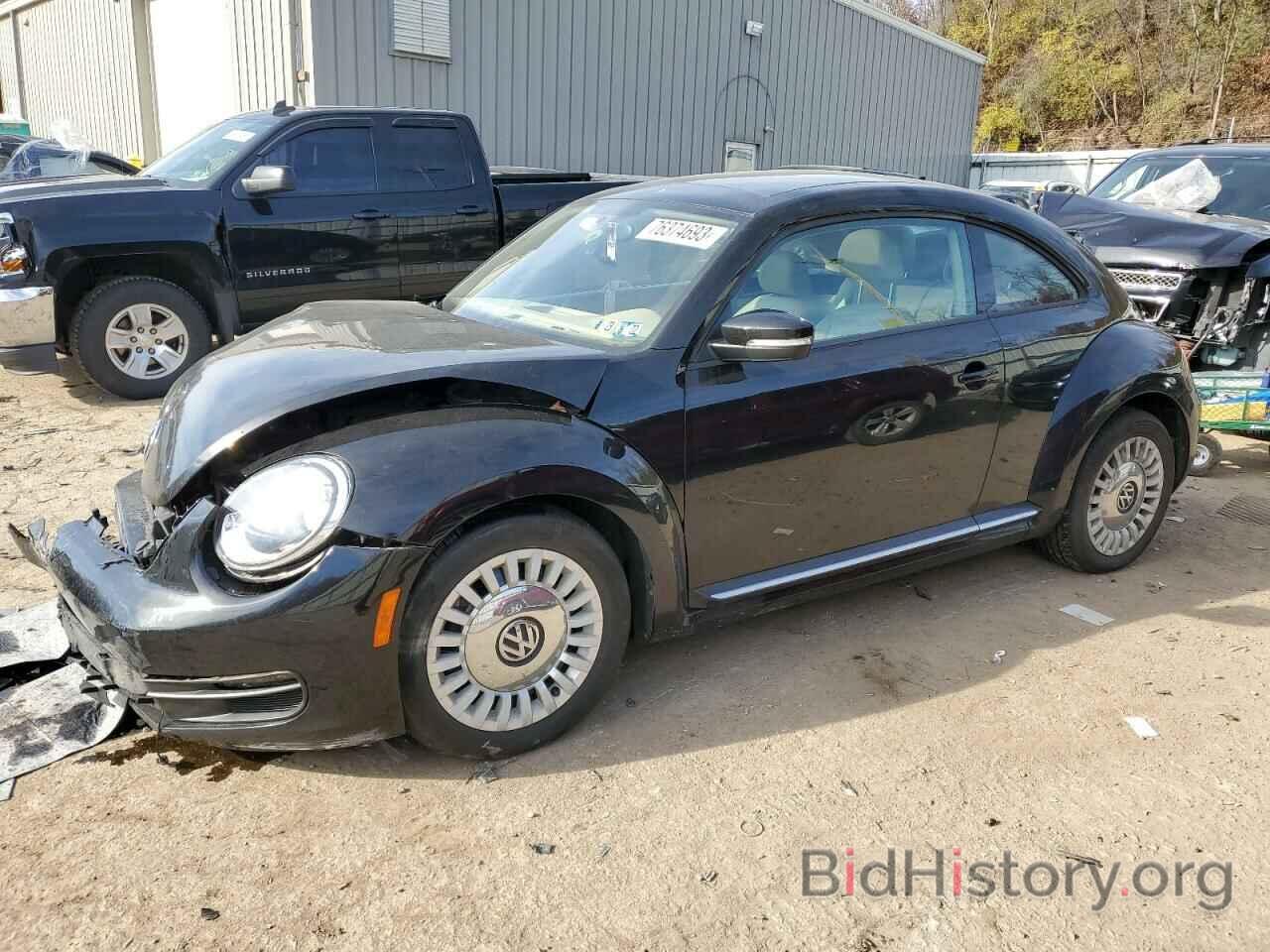 Photo 3VWJX7AT9DM669126 - VOLKSWAGEN BEETLE 2013