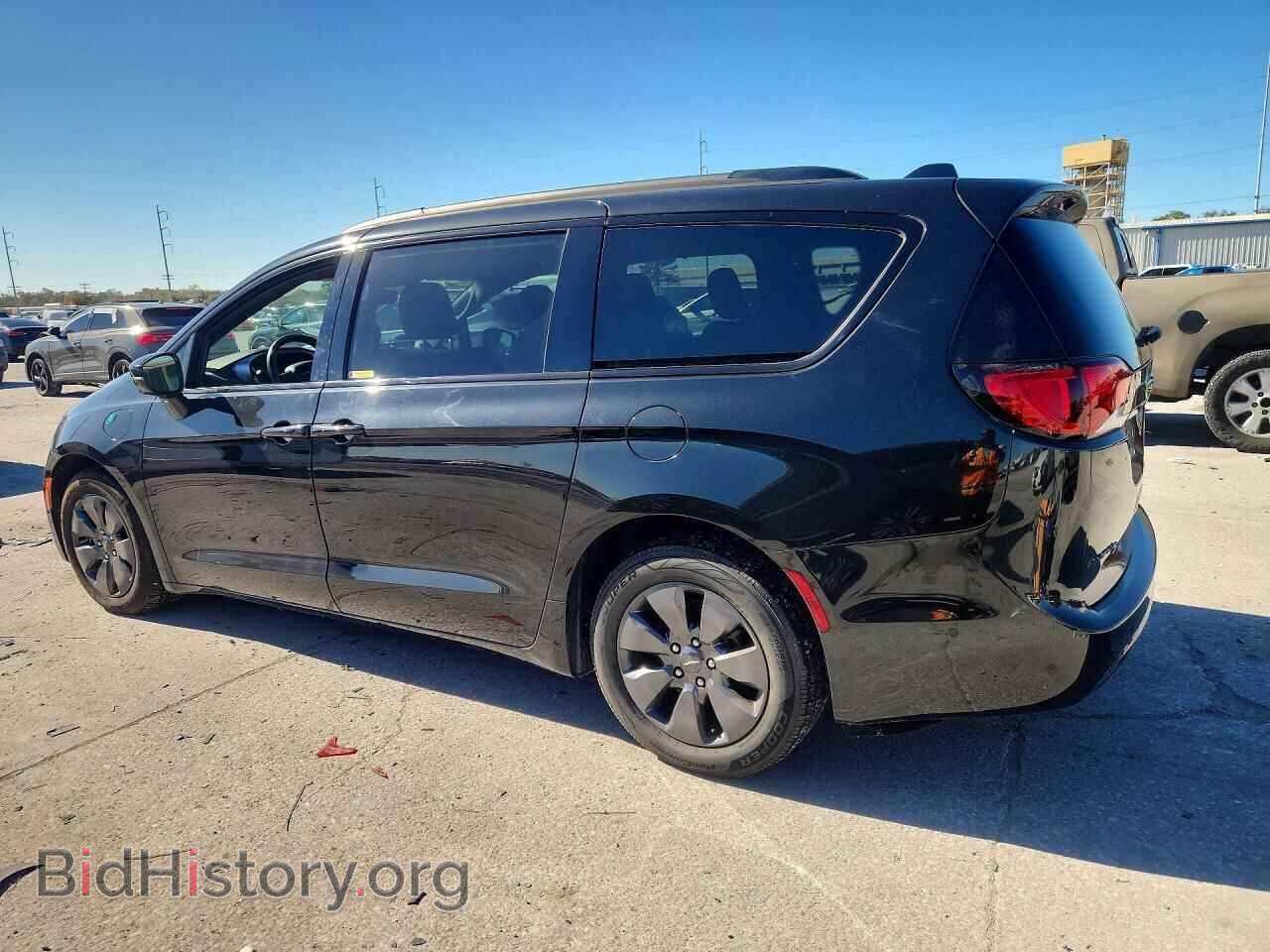 2019 CHRYSLER PACIFICA - VIN: 2C4RC1N74KR584857 - Фото 2