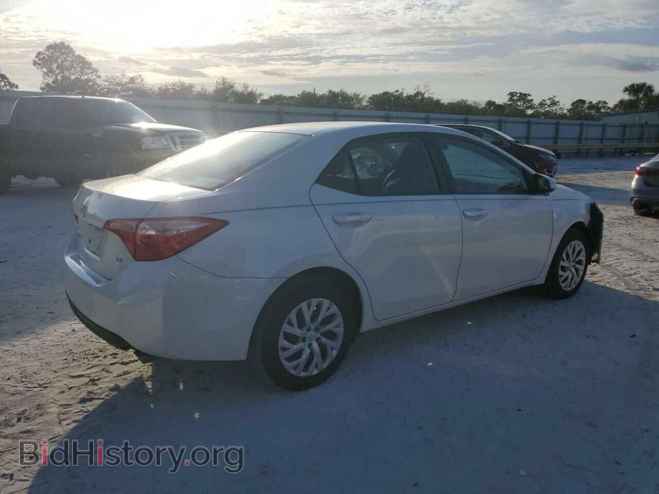 2018 TOYOTA COROLLA - VIN: 5YFBURHE3JP836698 - Фото 3