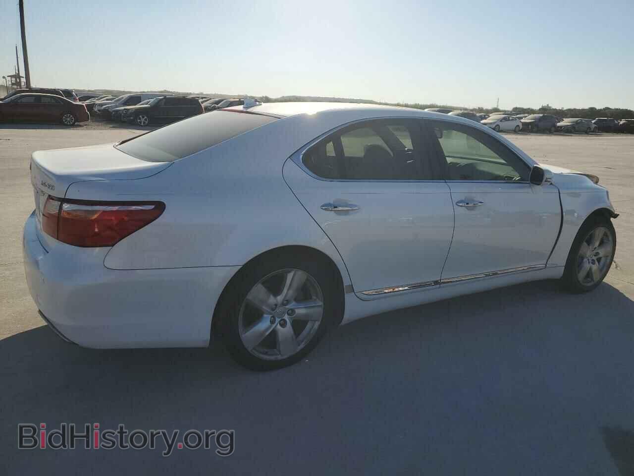 2011 LEXUS LS460 - VIN: JTHBL5EF2B5104035 - Photo 3