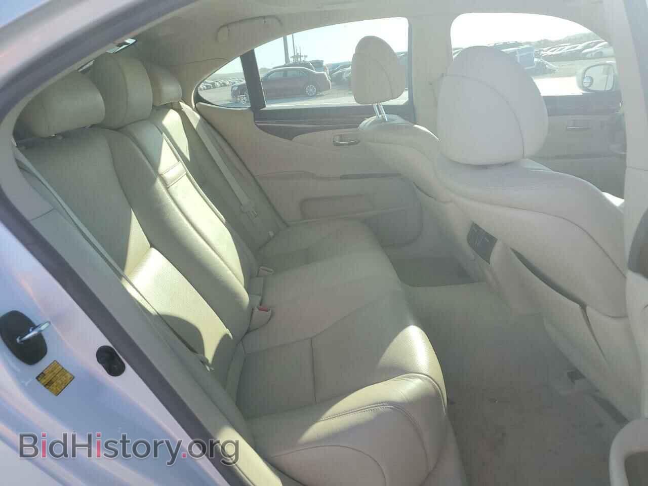 2011 LEXUS LS460 - VIN: JTHBL5EF2B5104035 - Photo 10