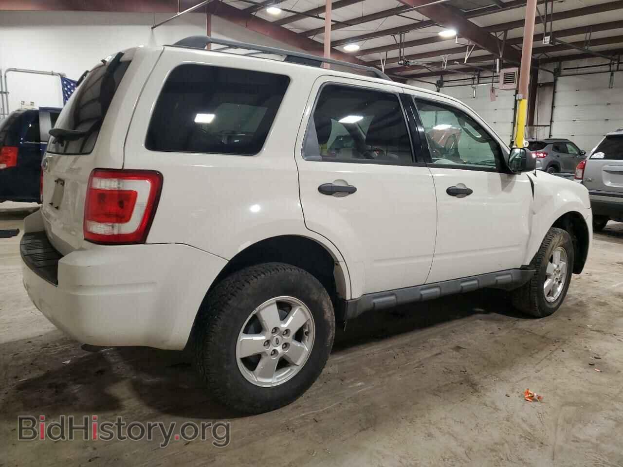 2010 FORD ESCAPE - VIN: 1FMCU0D79AKA87908 - Фото 3
