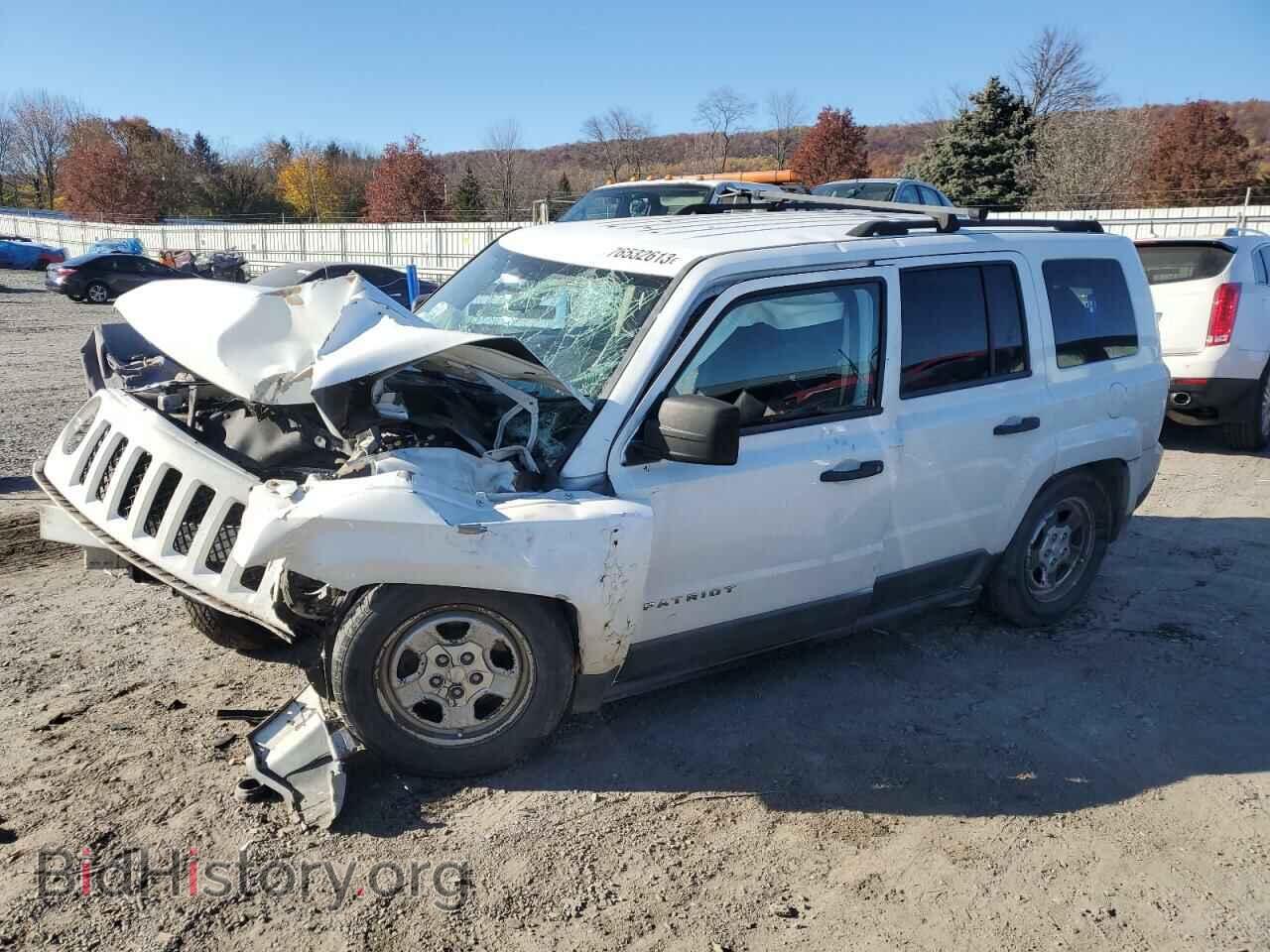 Photo 1J4NT1GA3BD262926 - JEEP PATRIOT 2011