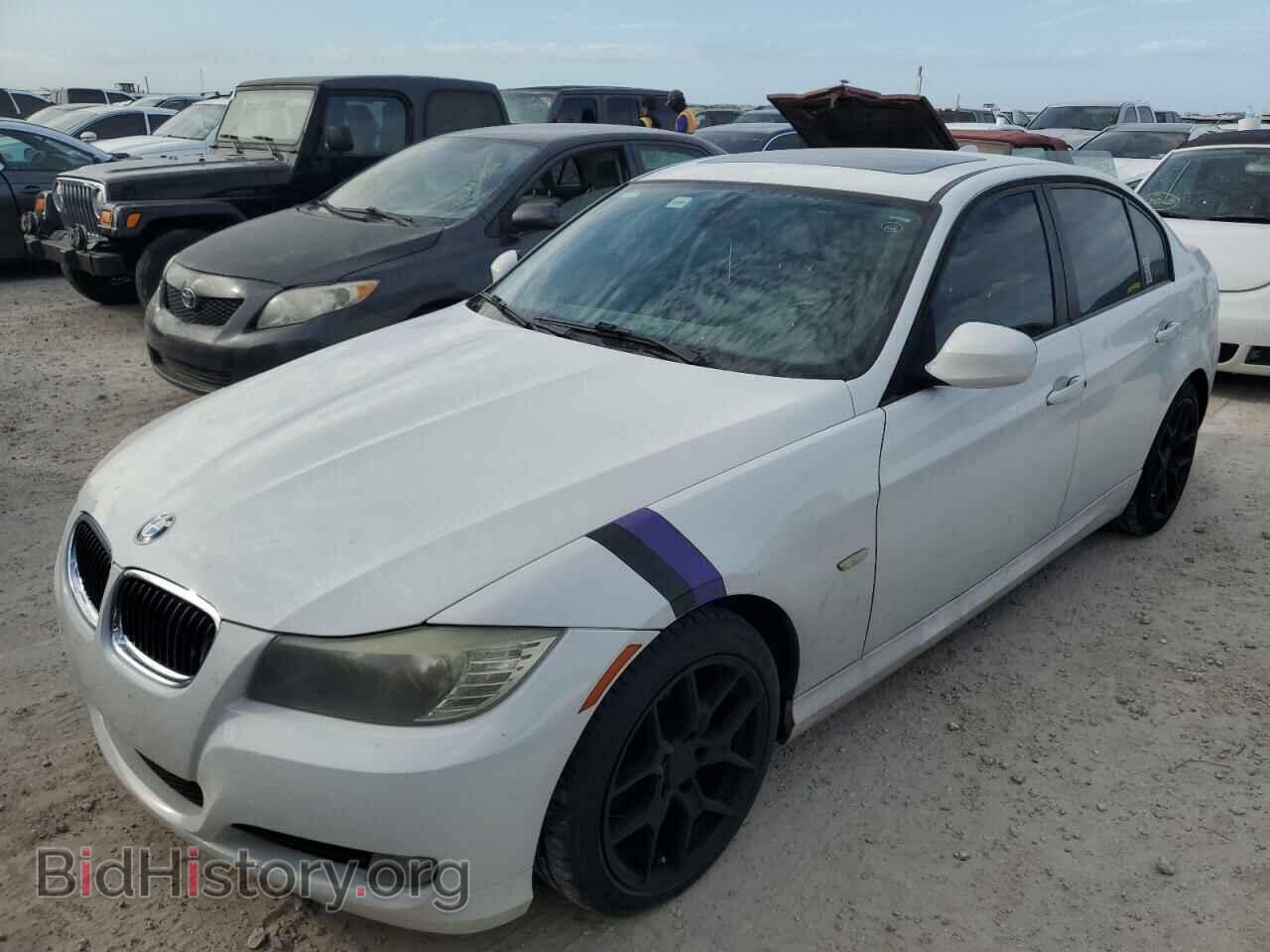 Photo WBAPH7C59BE851076 - BMW 3 SERIES 2011