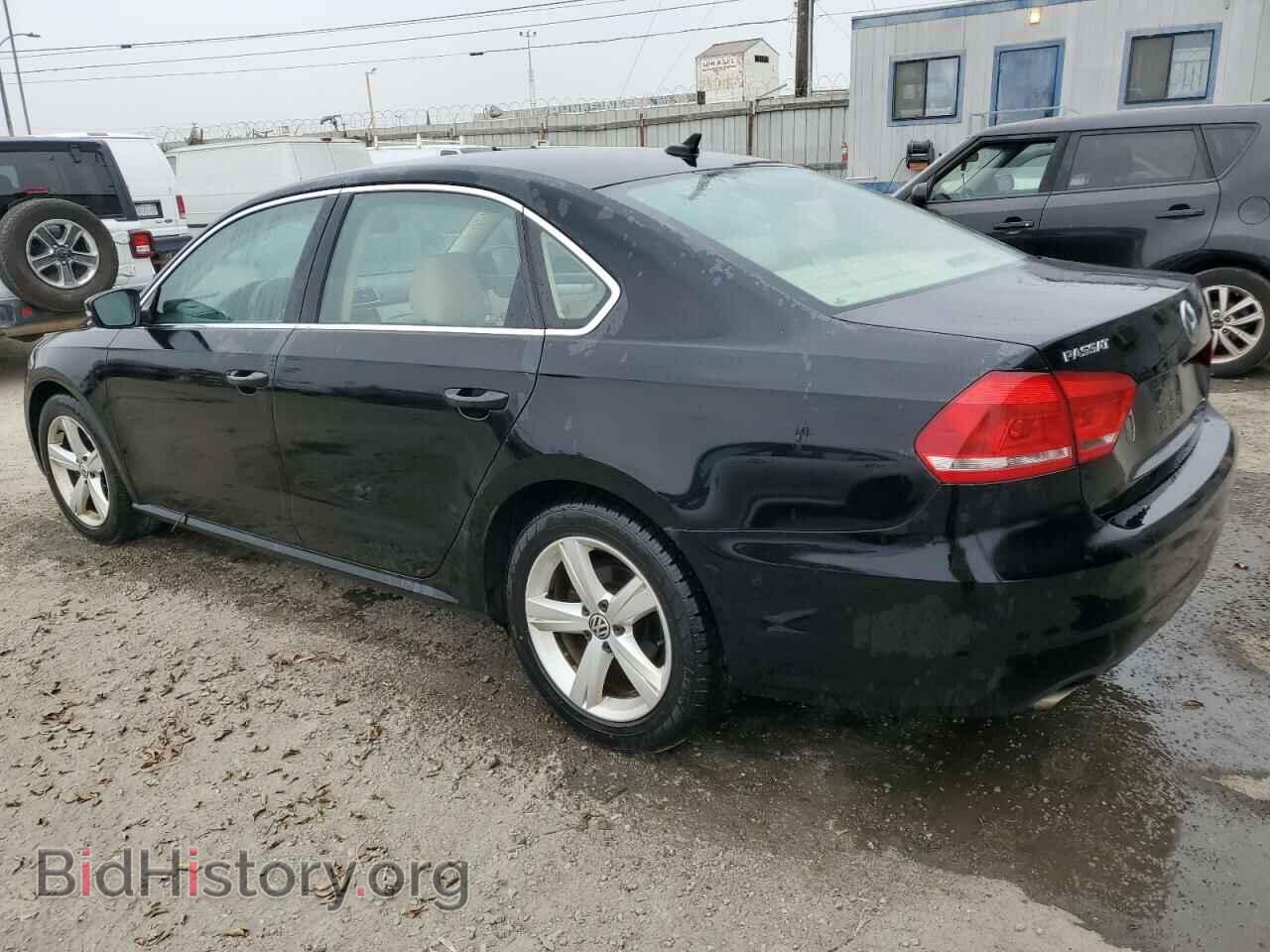 2013 VOLKSWAGEN PASSAT - VIN: 1VWBP7A33DC024672 - Фото 2